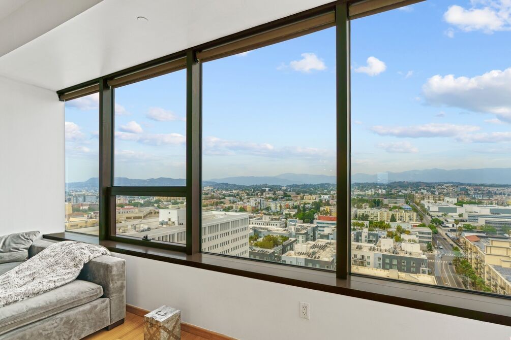 1100 Wilshire Blvd #1905 Panoramic Views From Family Room