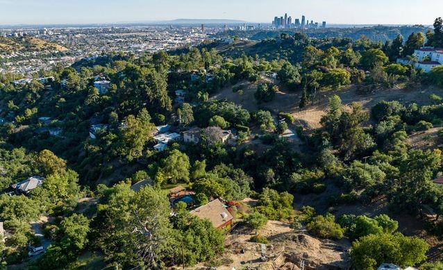 Visit a California Hillside House Rooted in Nature